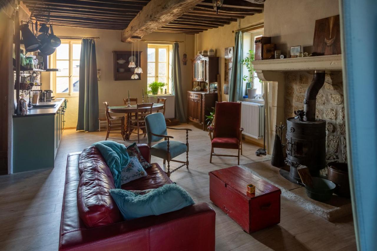 Haute Dône, een vakantiehuis met 2 slaapkamers, rust en natuur Luzy Extérieur photo